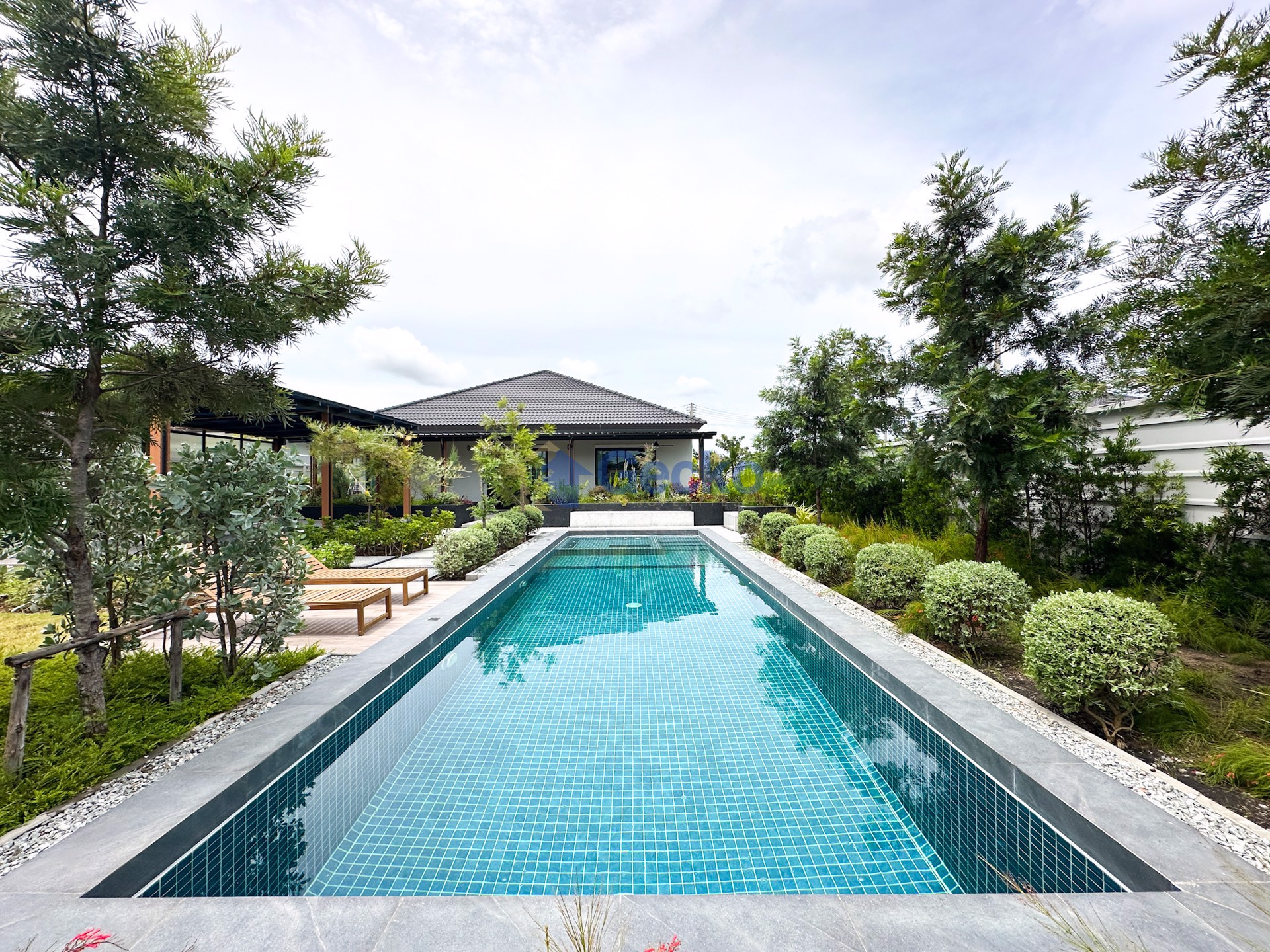 3 ห้องนอน บ้าน in Panalee Banna  ห้วยใหญ่ H012613