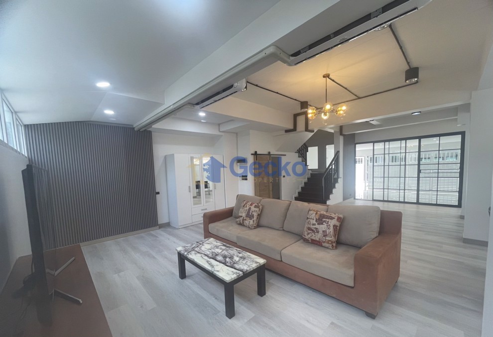 4 Bedrooms House in Zensiri Midtown Villas  Central Pattaya H009021 (Photo 4)