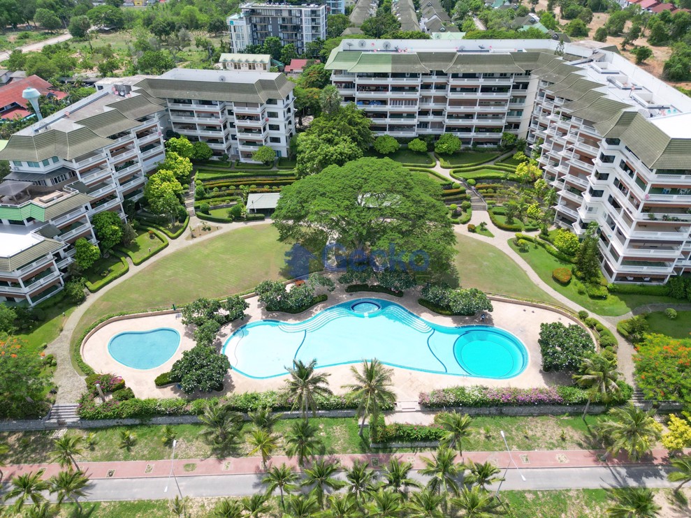 2 Bedrooms Condo in Baan Somprasong Na Jomtien C011321 (Photo 4)