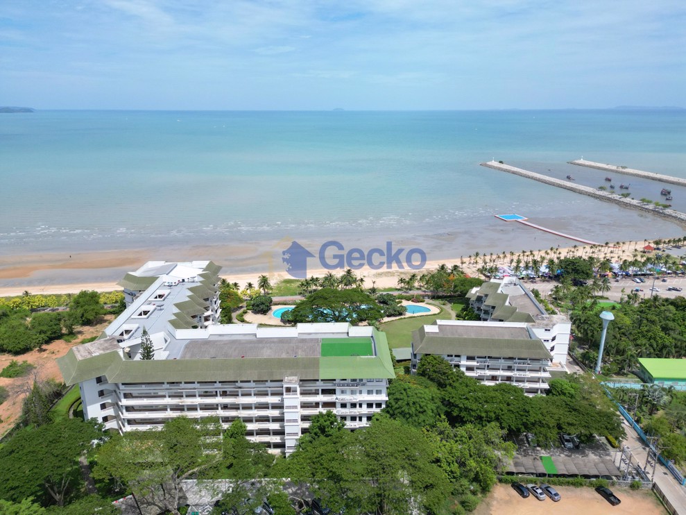 2 Bedrooms Condo in Baan Somprasong Na Jomtien C011321 (Photo 1)