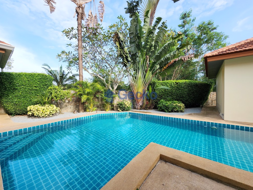 4 Bedrooms House in Whispering Palms  East Pattaya H012624 (Photo 1)