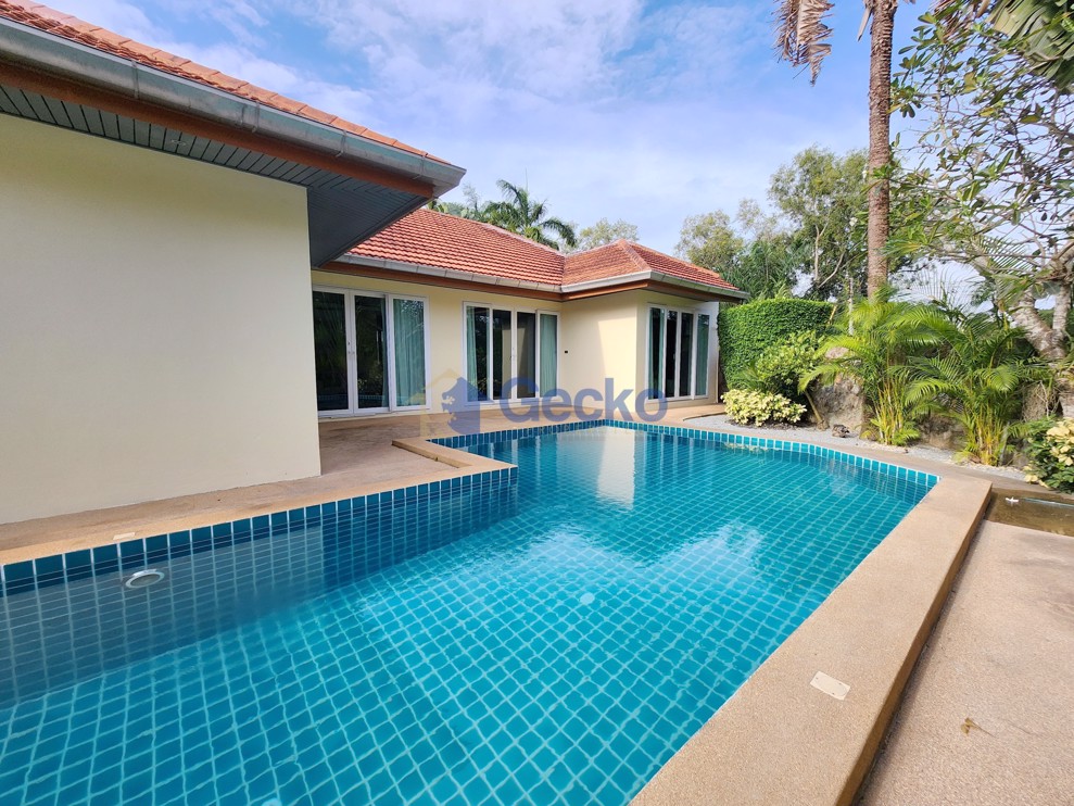 4 Bedrooms House in Whispering Palms  East Pattaya H012624 (Cover Photo)