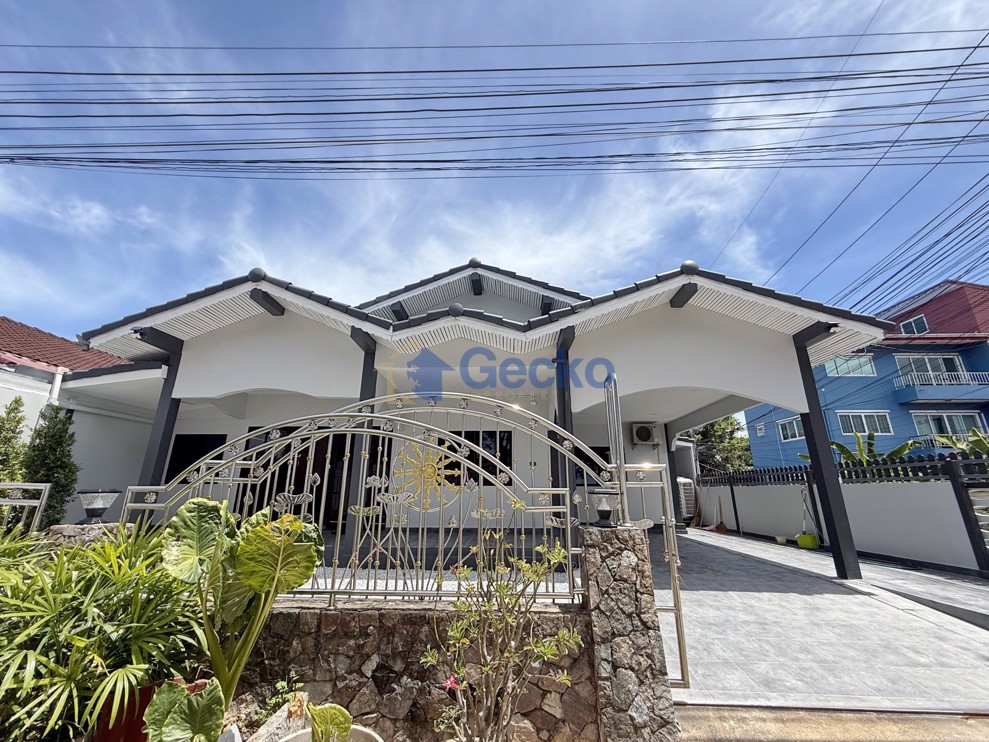 2 Bedrooms House  East Pattaya H012633 (Cover Photo)