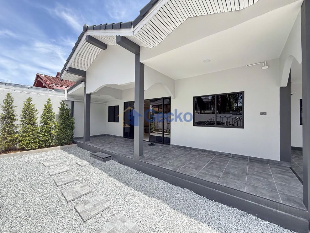 2 Bedrooms House  East Pattaya H012633 (Photo 4)