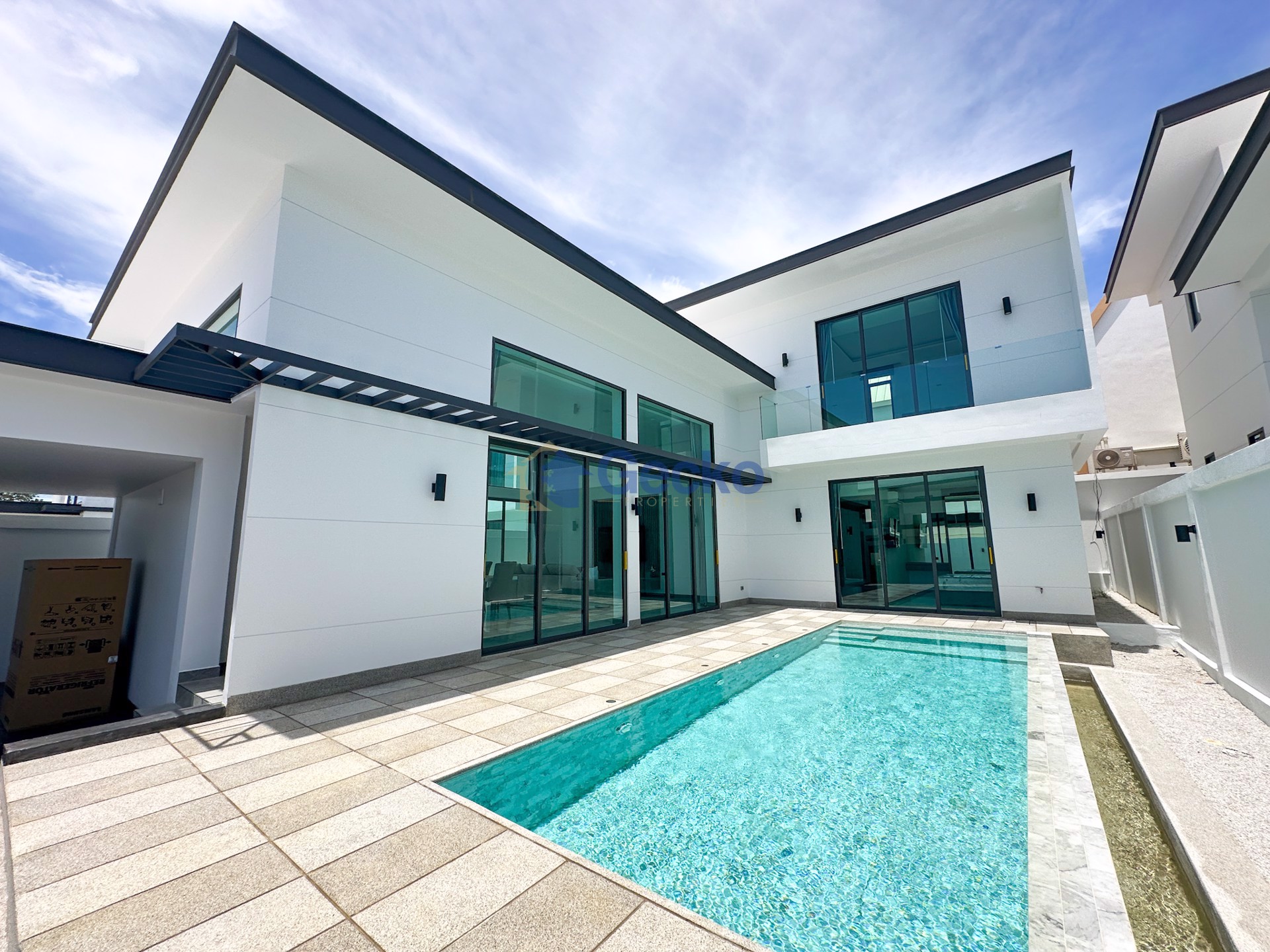 3 Bedrooms House in Layan Residence  East Pattaya H012648