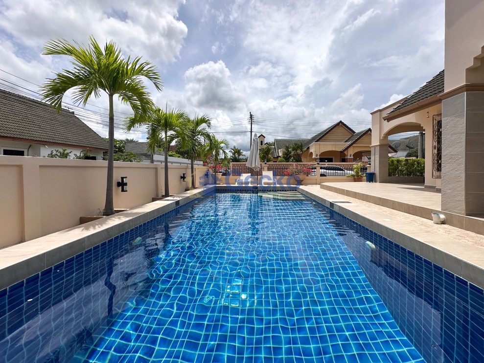 3 Bedrooms House in Natheekarn Park View  East Pattaya H012652 (Photo 2)