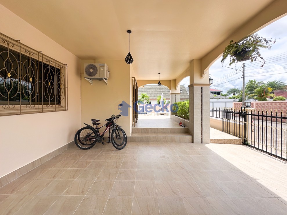 3 Bedrooms House in Natheekarn Park View  East Pattaya H012652 (Photo 4)