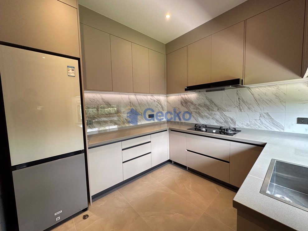 4 Bedrooms House in Glory Village Pattaya  Huay Yai H012658 (Photo 3)