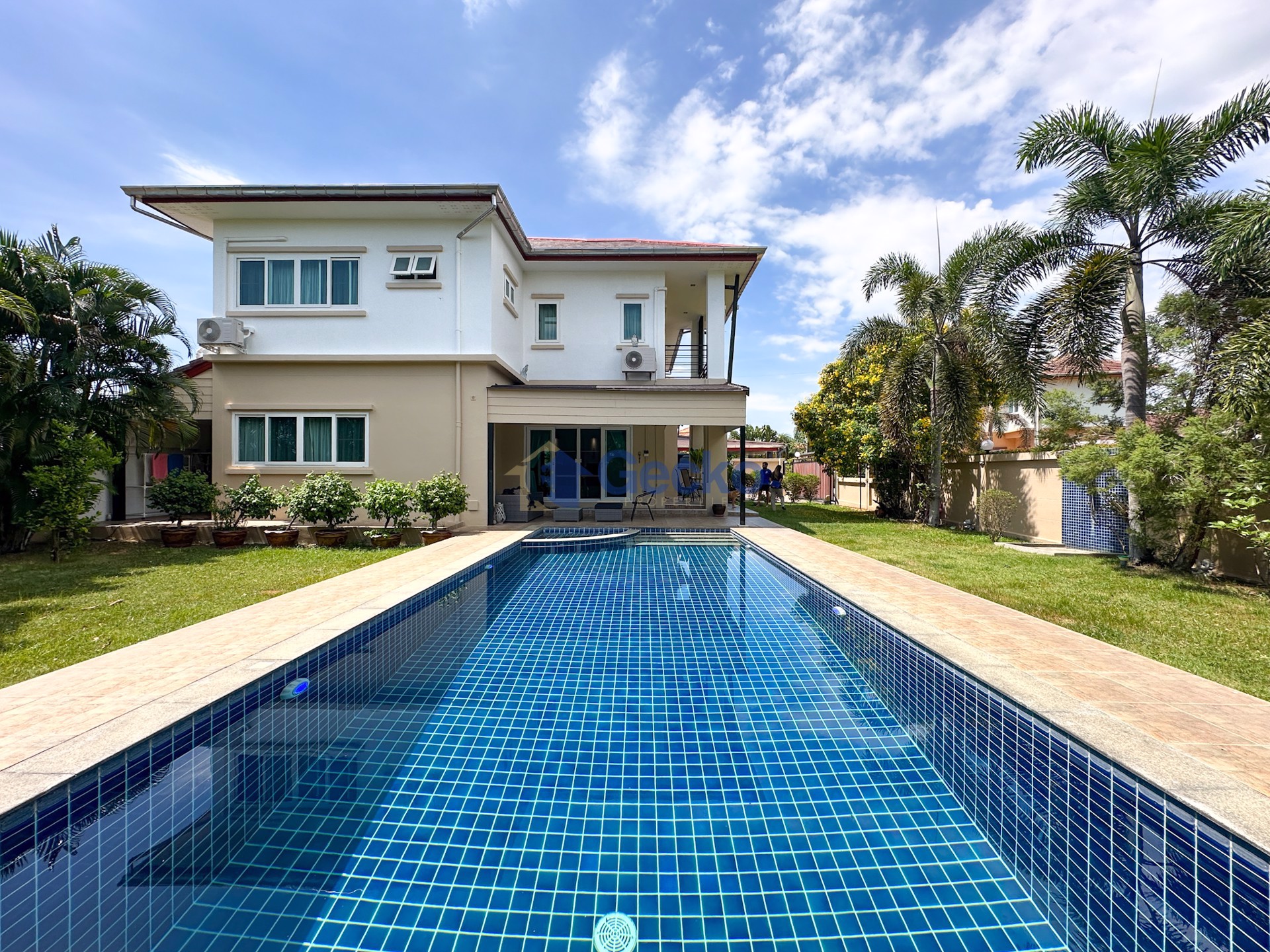 4 Bedrooms House in Lakeside Court 5  East Pattaya H012665