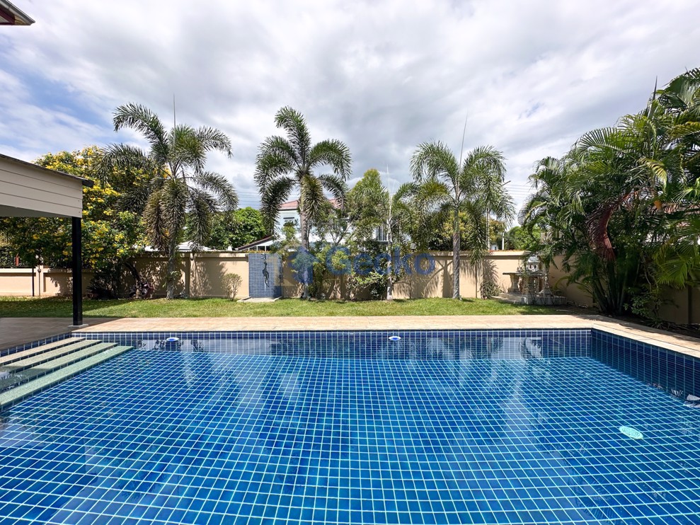 4 Bedrooms House in Lakeside Court 5  East Pattaya H012665 (Photo 3)
