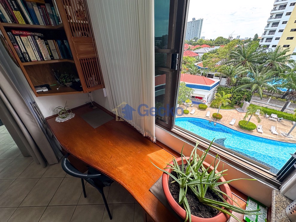 2 Bedrooms Condo in View Talay 2 Jomtien C012695 (Photo 1)