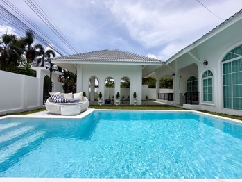 3 Bedrooms House in Pattaya Paradise Village  East Pattaya H012712