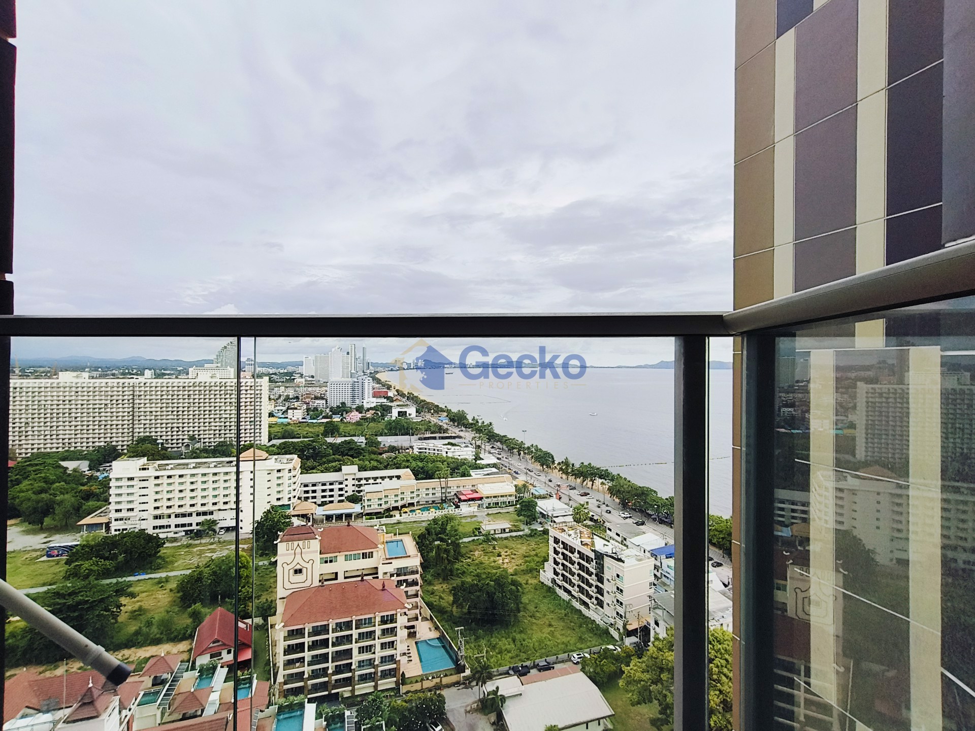 1 Bedroom Condo in Copacabana Beach Jomtien C012715
