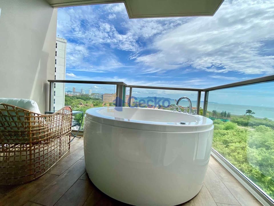 1 Bedroom Condo in The Riviera Monaco Pattaya Na Jomtien C012721