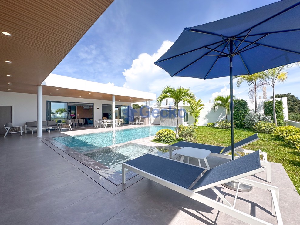 3 Bedrooms House in Makok Hill Villas  Huay Yai H012725 (Cover Photo)