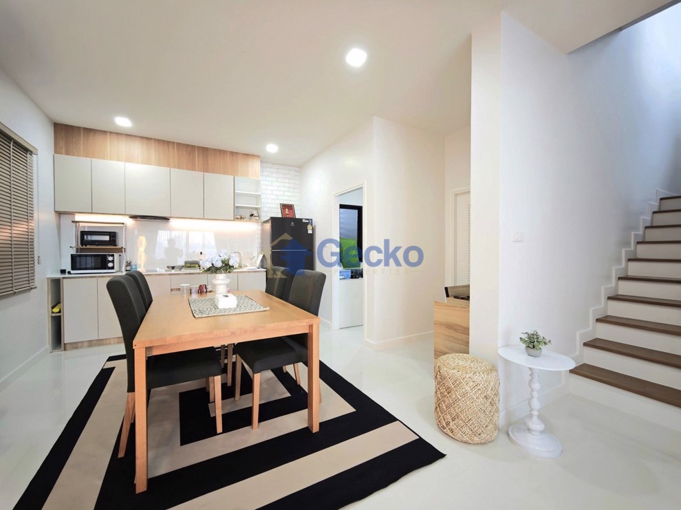 4 Bedrooms House in The Grand 9 by PMC  East Pattaya H012747 (Photo 4)