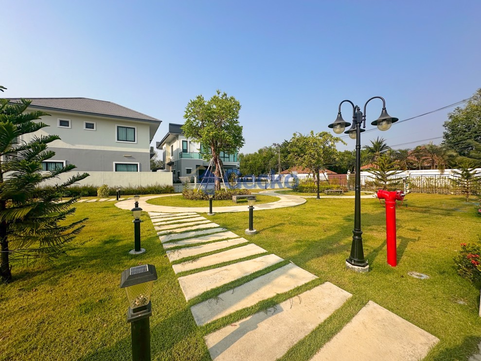 4 Bedrooms House in The Grand 9 by PMC  East Pattaya H012747 (Photo 2)
