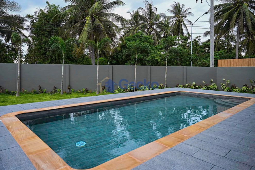 3 Bedrooms House  East Pattaya H012405 (Photo 1)