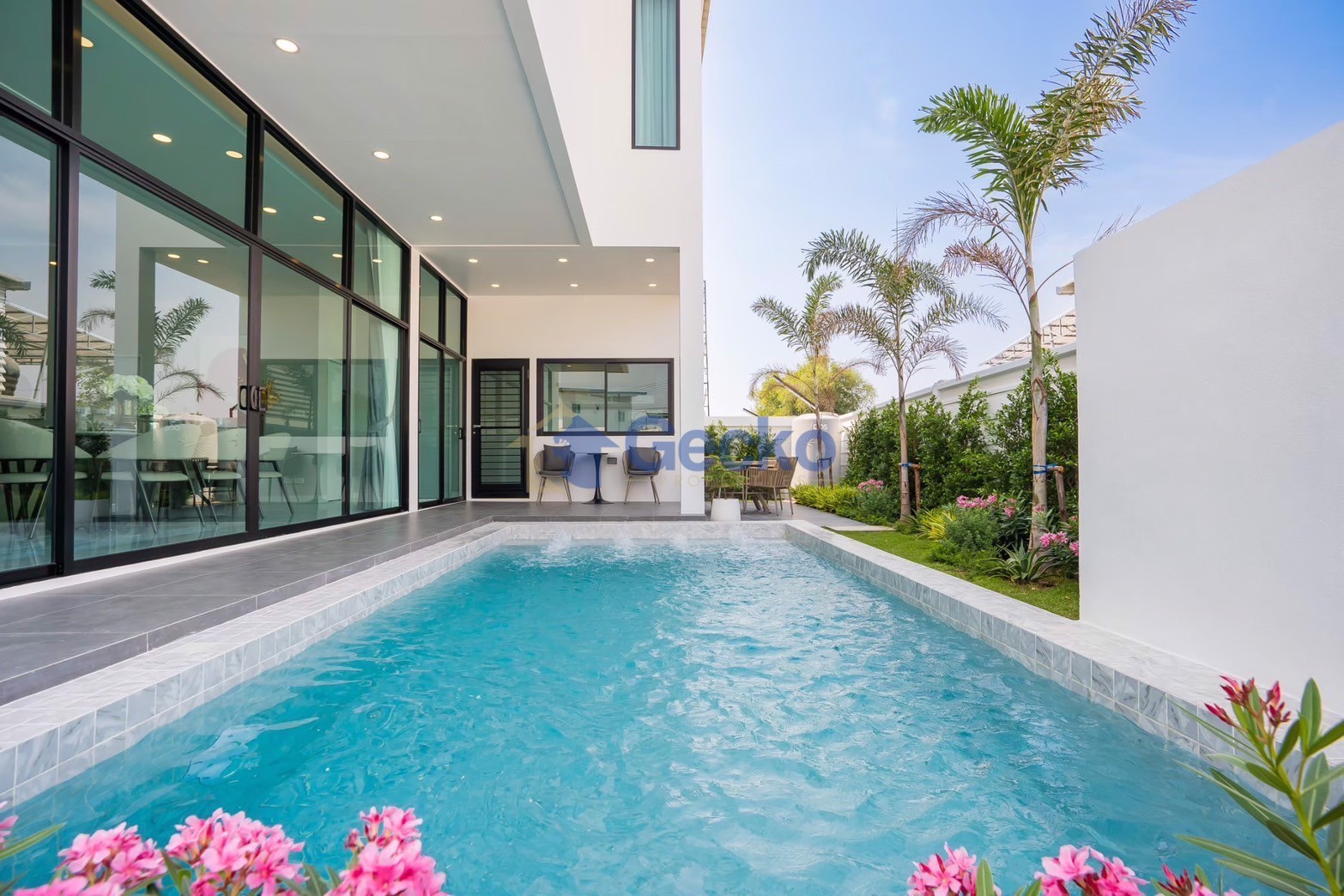 3 Bedrooms House in Thamber Private Pool Villas  Huay Yai H012754