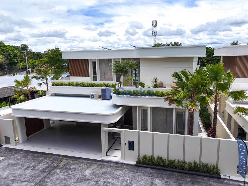 4 Bedrooms House in Charin Pattaya  East Pattaya H012439 (Photo 2)