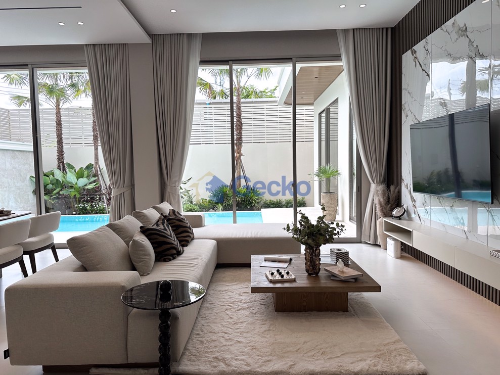 4 Bedrooms House in Charin Pattaya  East Pattaya H012439 (Photo 3)