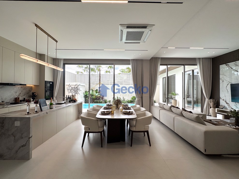 4 Bedrooms House in Charin Pattaya  East Pattaya H012439 (Photo 4)