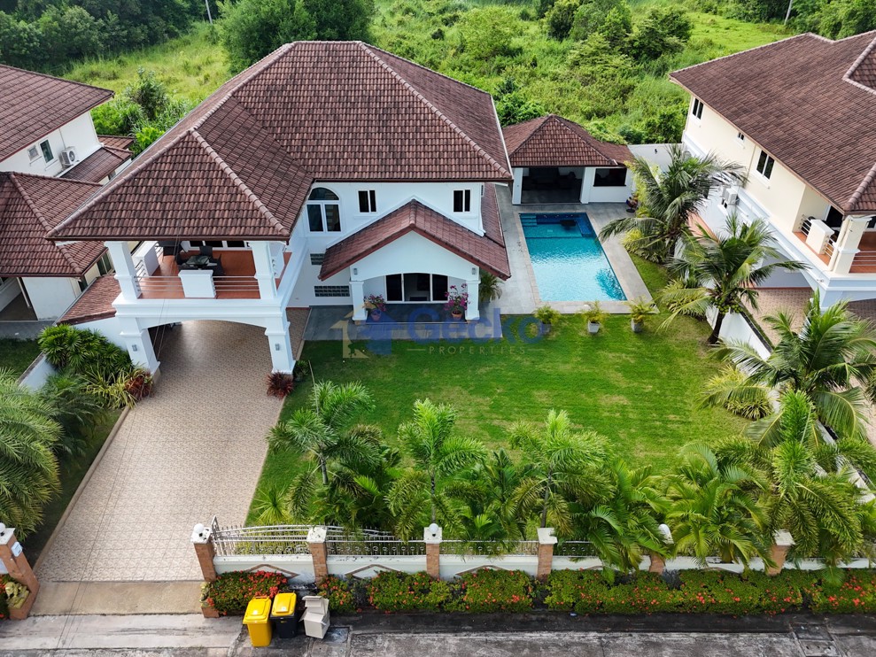 5 Bedrooms House in Siam Gardens  East Pattaya H012619 (Photo 4)