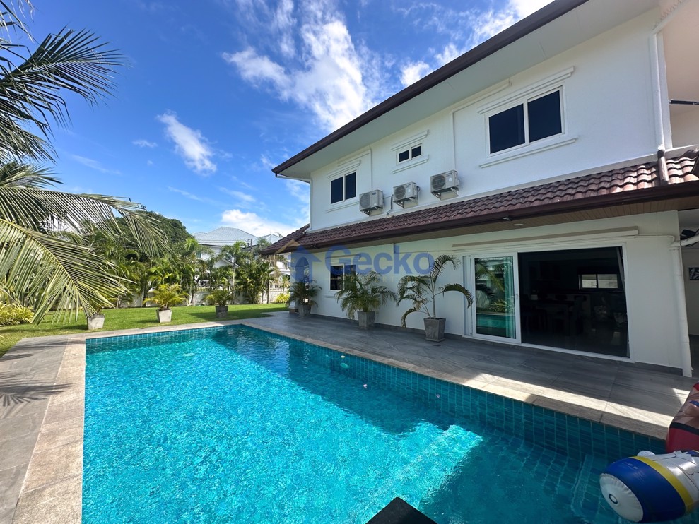 5 Bedrooms House in Siam Gardens  East Pattaya H012619 (Photo 1)