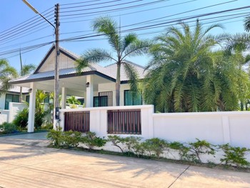 4 Bedrooms House in Nibbana Shade  East Pattaya H011542