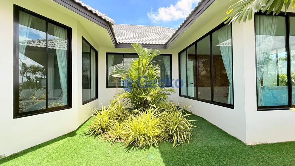 4 Bedrooms House in Nibbana Shade  East Pattaya H011541 (Photo 1)