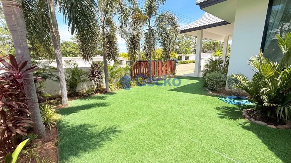 4 Bedrooms House in Nibbana Shade  East Pattaya H011541 (Photo 2)