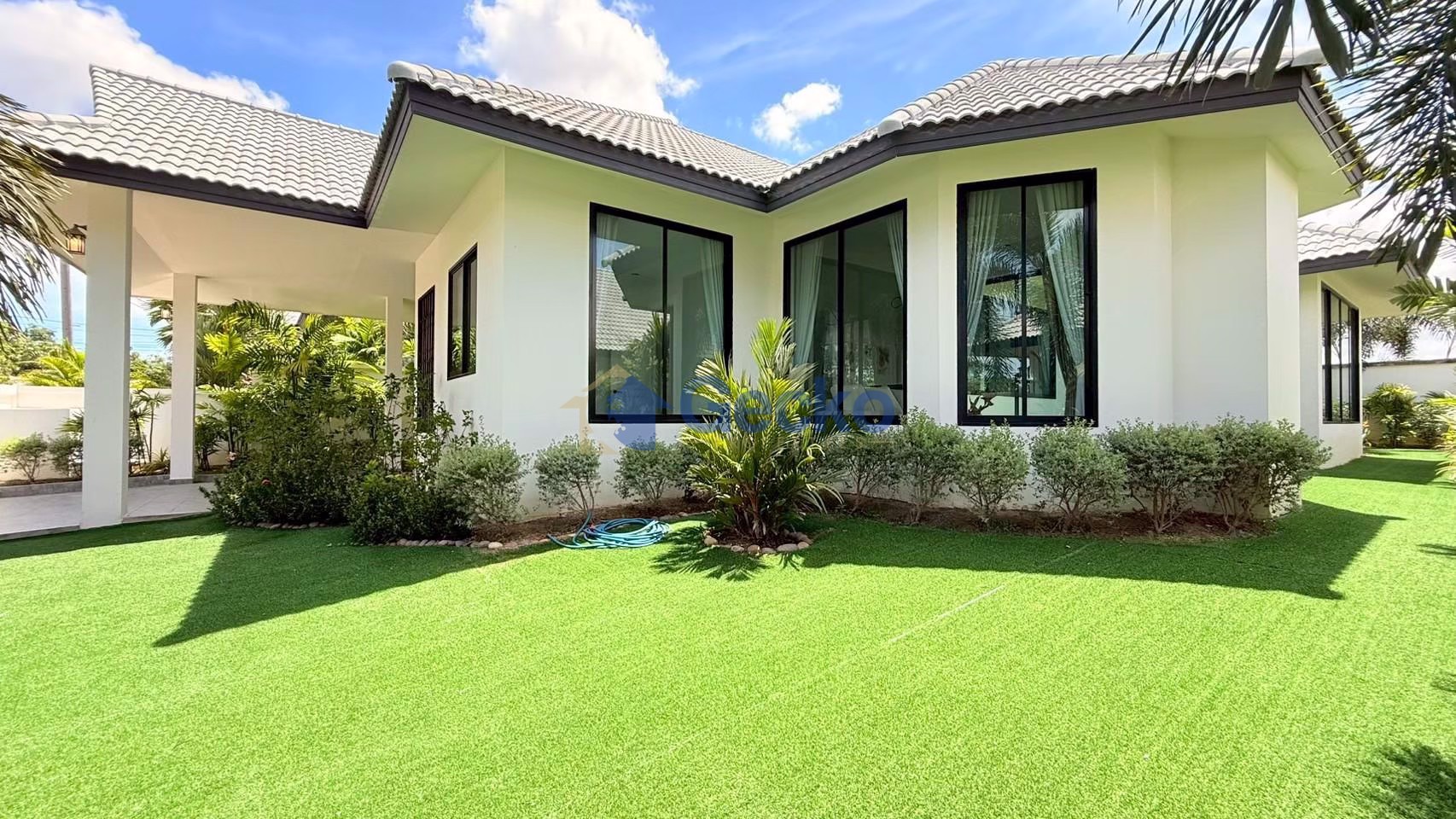4 Bedrooms House in Nibbana Shade  East Pattaya H011541
