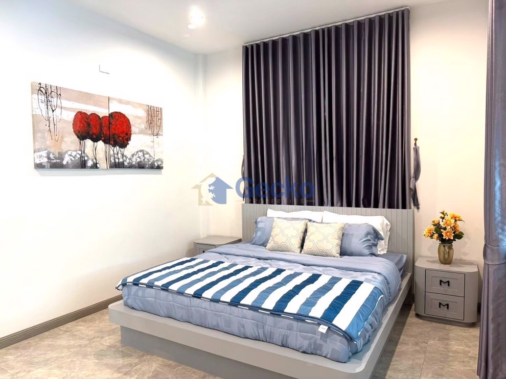 4 Bedrooms House in Nibbana Shade  East Pattaya H011540 (Photo 3)