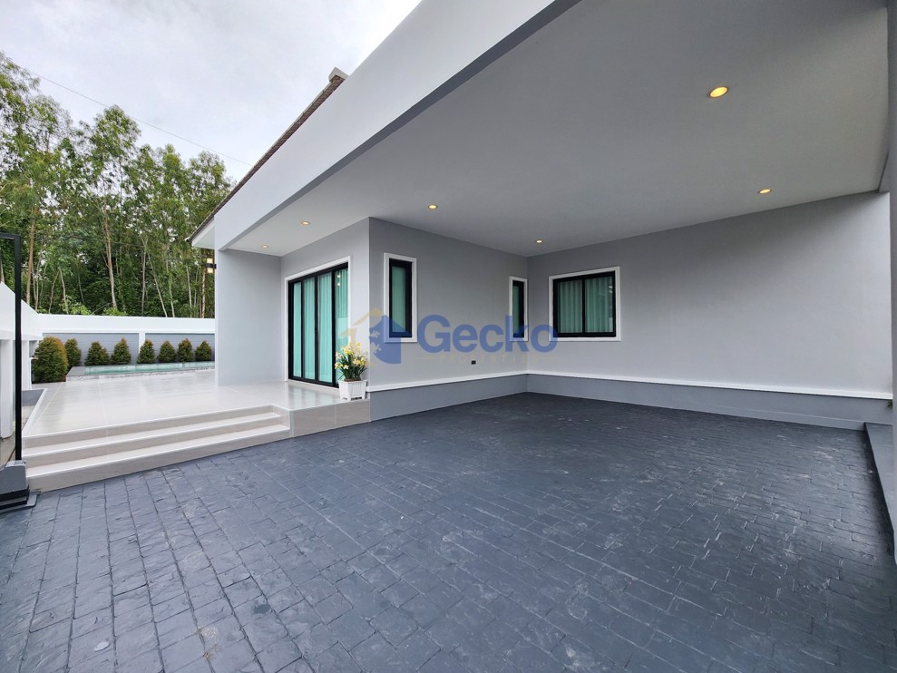 3 Bedrooms House in Phonthep Garden Ville 6  East Pattaya H012816 (Photo 3)
