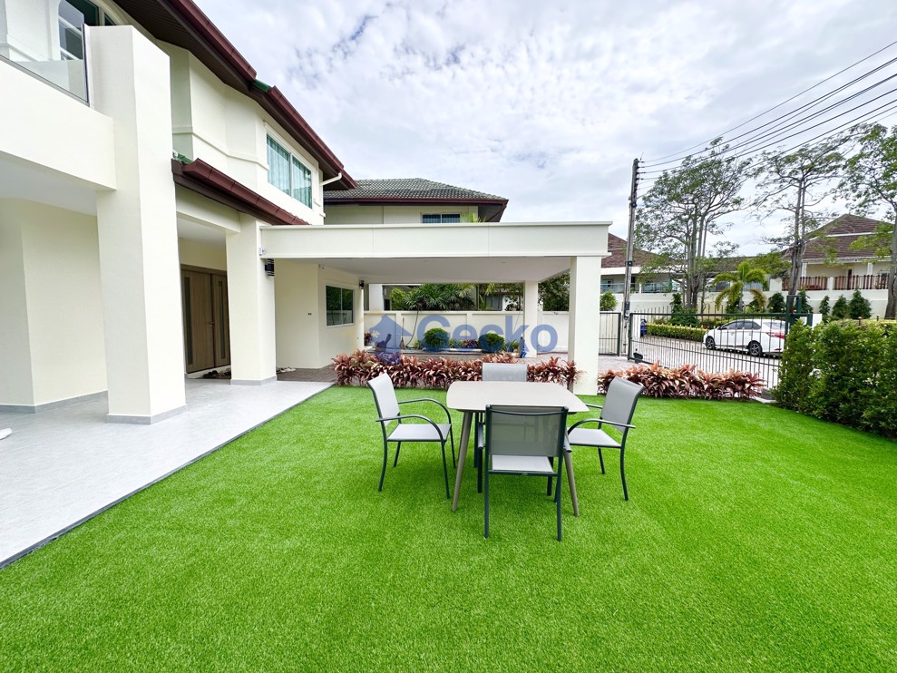 5 Bedrooms House in Green Field Villa 1  East Pattaya H012819 (Photo 3)