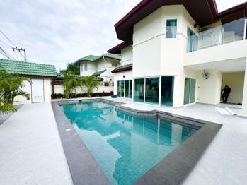 5 Bedrooms House in Green Field Villa 1  East Pattaya H012819