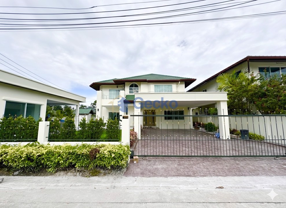 5 Bedrooms House in Green Field Villa 1  East Pattaya H012819 (Photo 1)