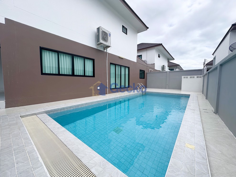 5 Bedrooms House in Chokchai village 9  East Pattaya H012820 (Photo 3)