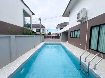 5 Bedrooms House in Chokchai village 9  East Pattaya H012820