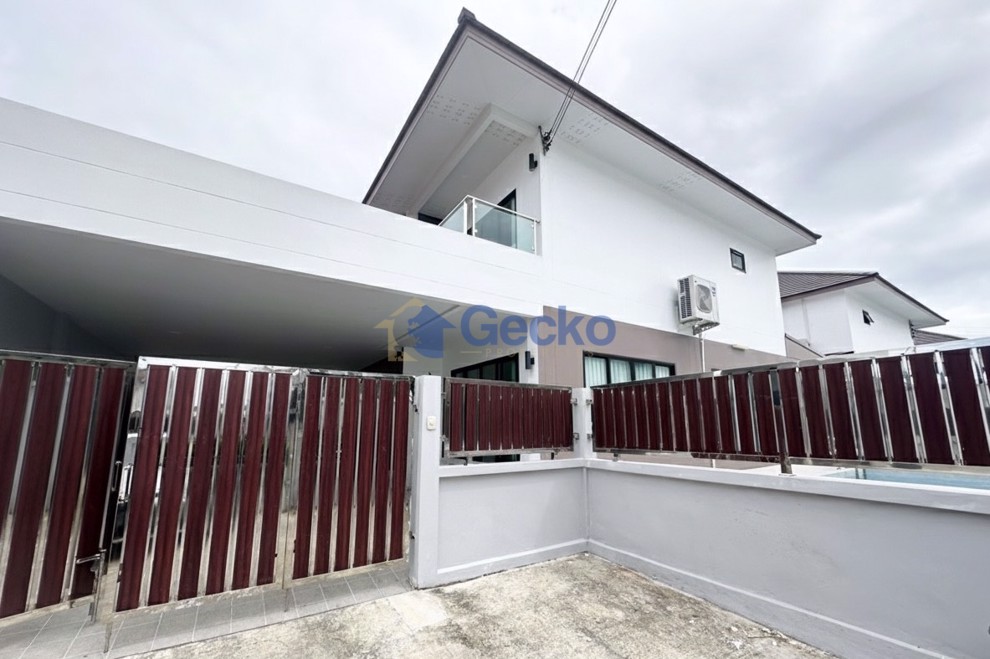 5 Bedrooms House in Chokchai village 9  East Pattaya H012820 (Photo 2)