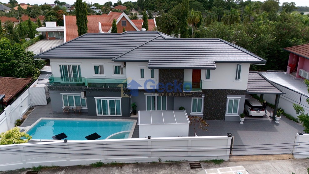 4 Bedrooms House in Lakeside court 3  East Pattaya H012391 (Cover Photo)