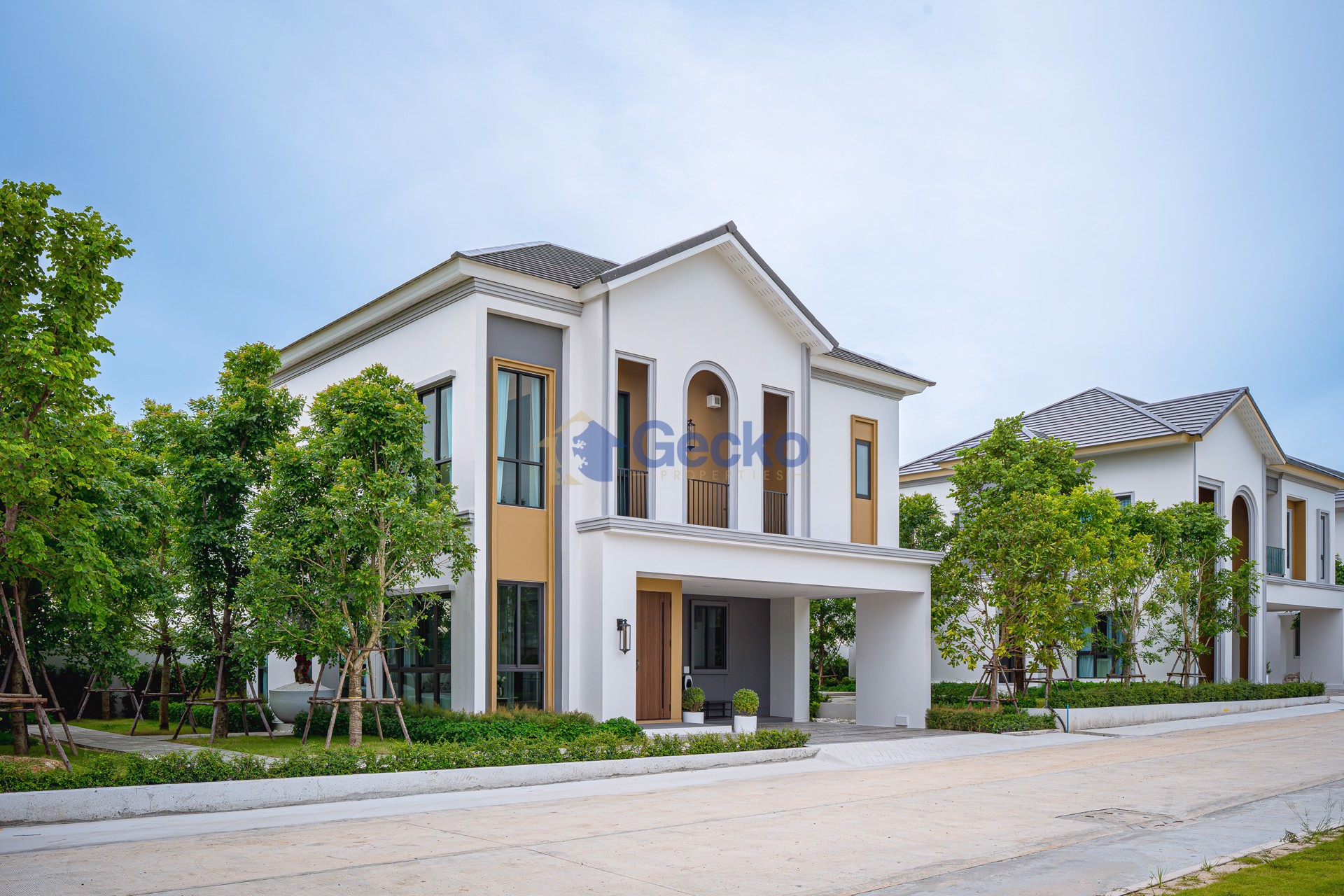 4 Bedrooms House in The Palm Grandio's  East Pattaya H011862