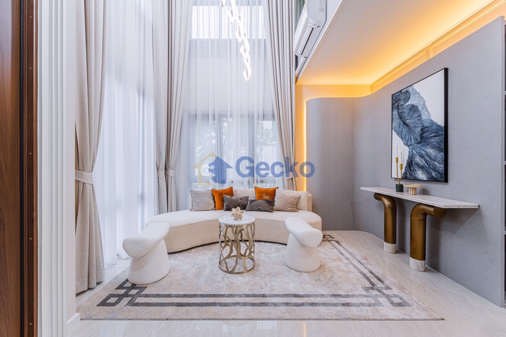 4 Bedrooms House in The Palm Grandio's  East Pattaya H011862 (Photo 2)