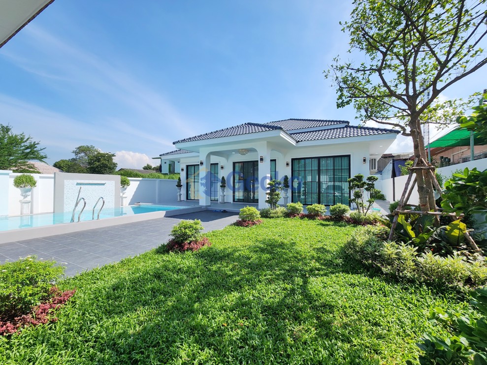 3 Bedrooms House  East Pattaya H012832 (Cover Photo)