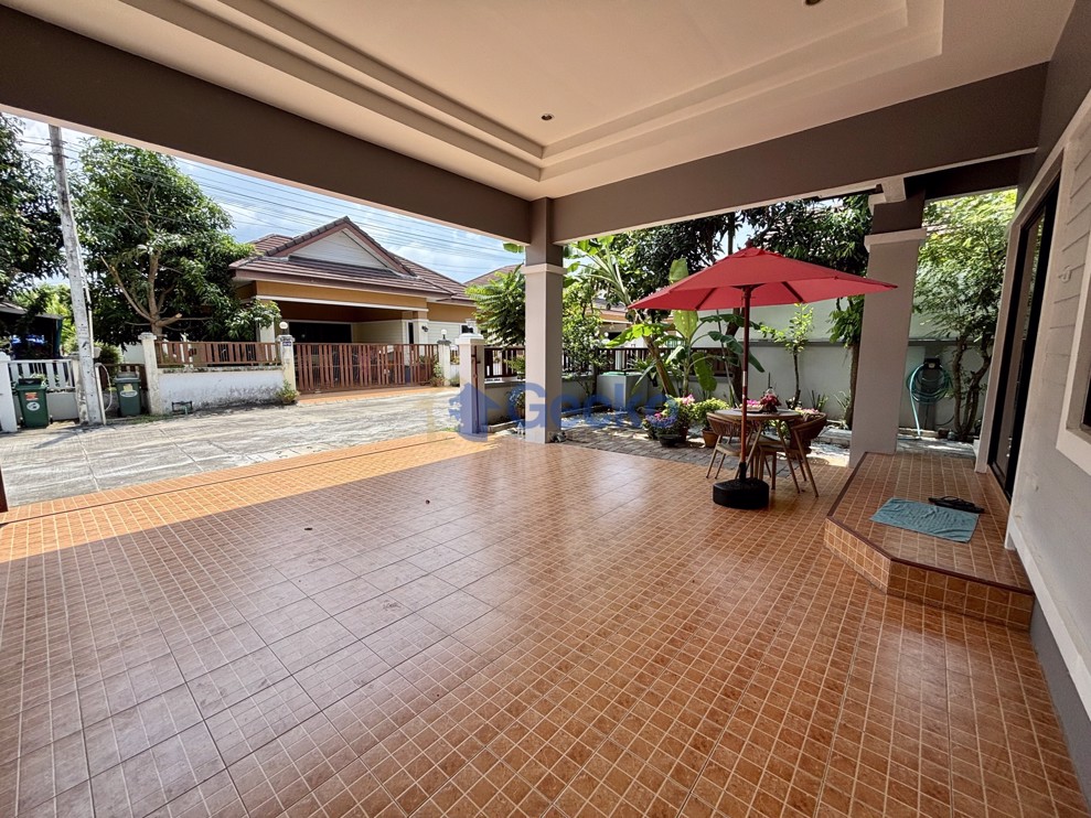 3 Bedrooms House in Ponthep Garden Ville 8  East Pattaya H012834 (Photo 2)