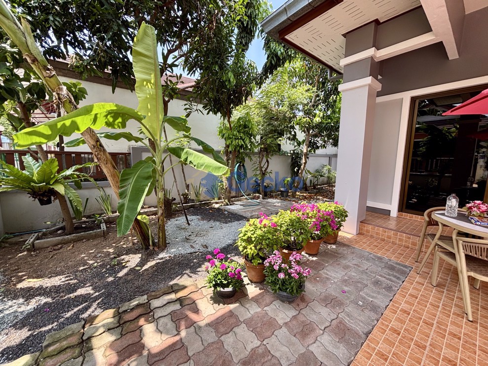 3 Bedrooms House in Ponthep Garden Ville 8  East Pattaya H012834 (Photo 1)