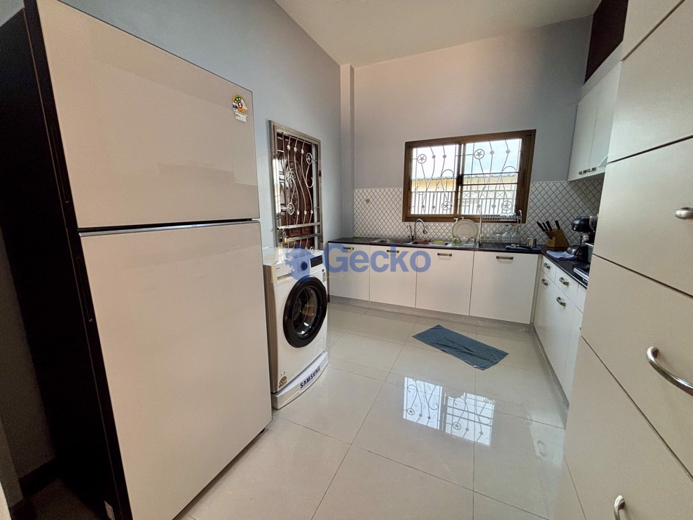 3 Bedrooms House in Ponthep Garden Ville 8  East Pattaya H012834 (Photo 3)