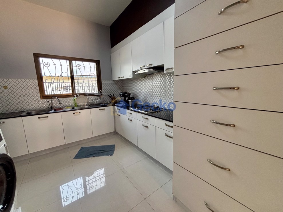 3 Bedrooms House in Ponthep Garden Ville 8  East Pattaya H012834 (Photo 4)