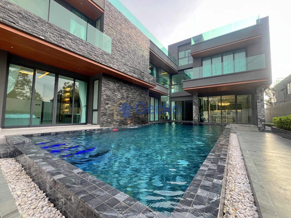 5 Bedrooms House in Alicera Ville   East Pattaya H012843 (Cover Photo)
