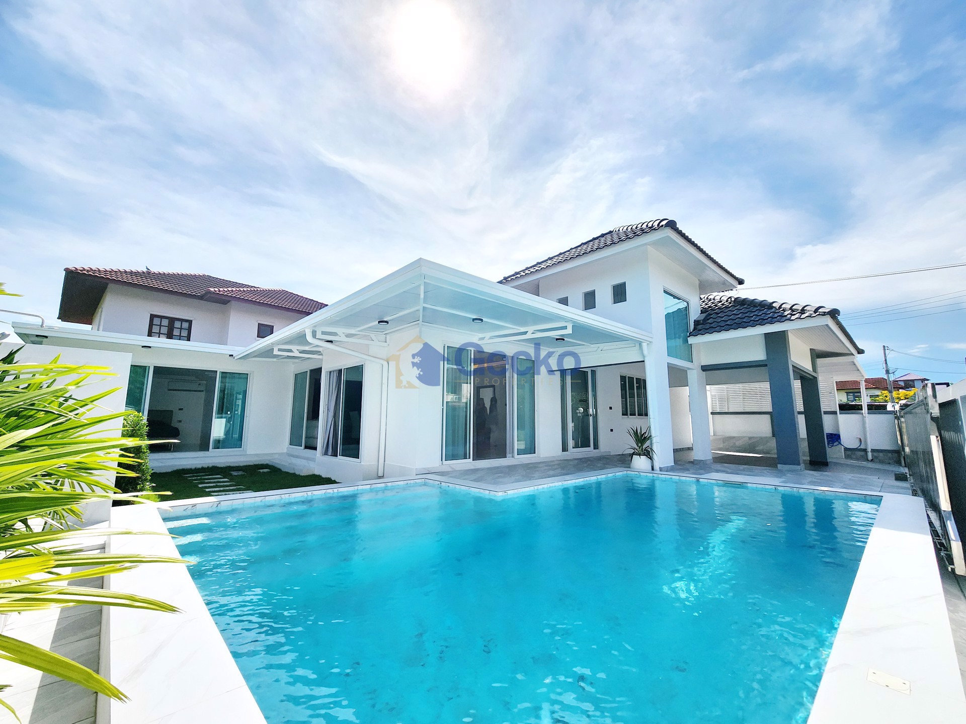 3 Bedrooms House in Park Village  East Pattaya H012837